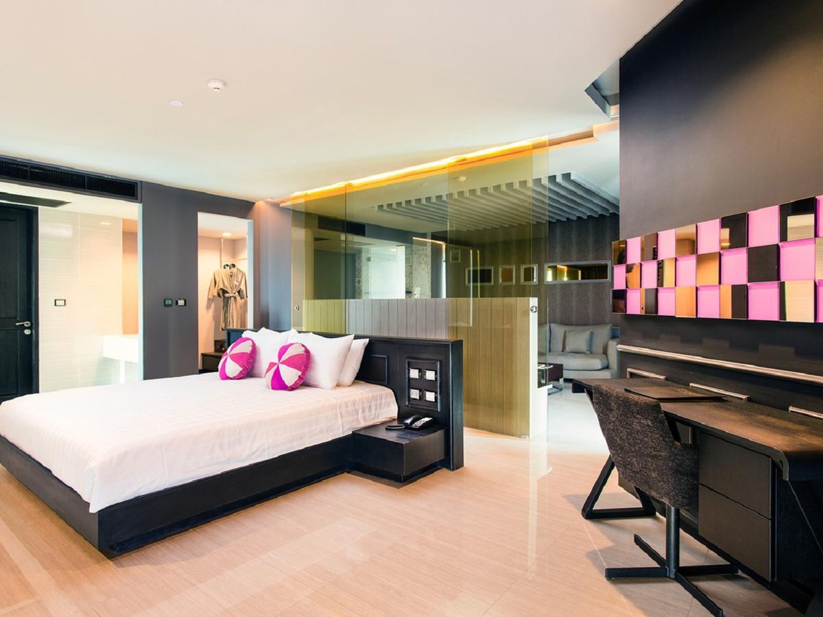 Tsix5 Phenomenal Hotel Pattaya Buitenkant foto
